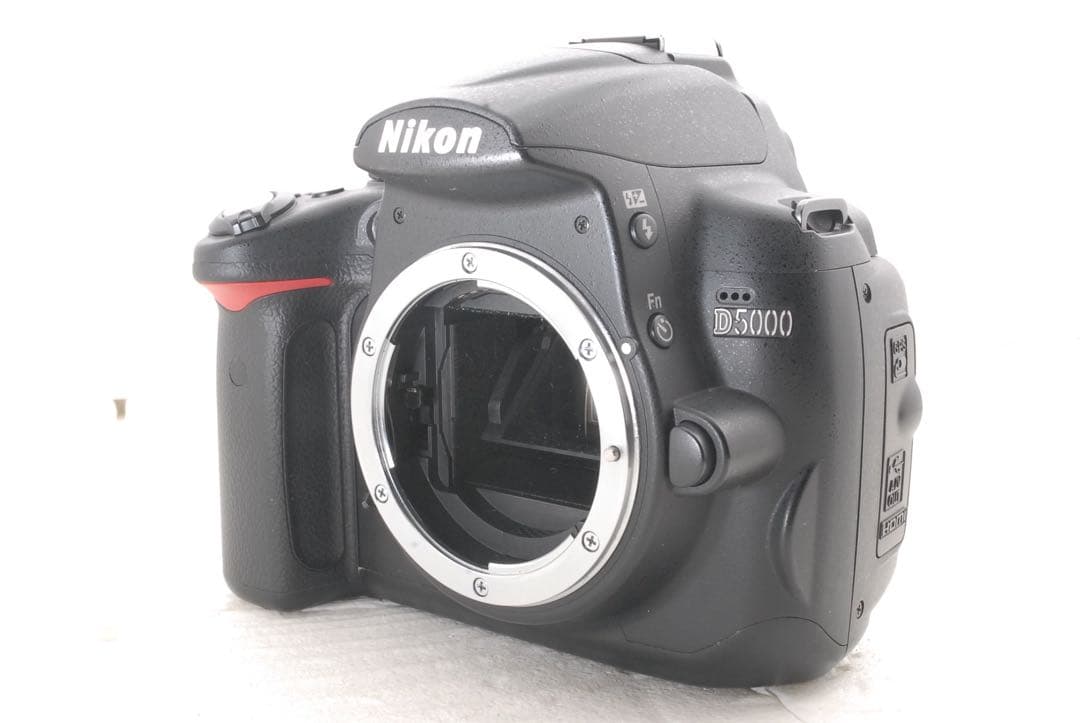 Nikon D5000 レンズセット スマホ転送OK 動画撮影・自撮り可