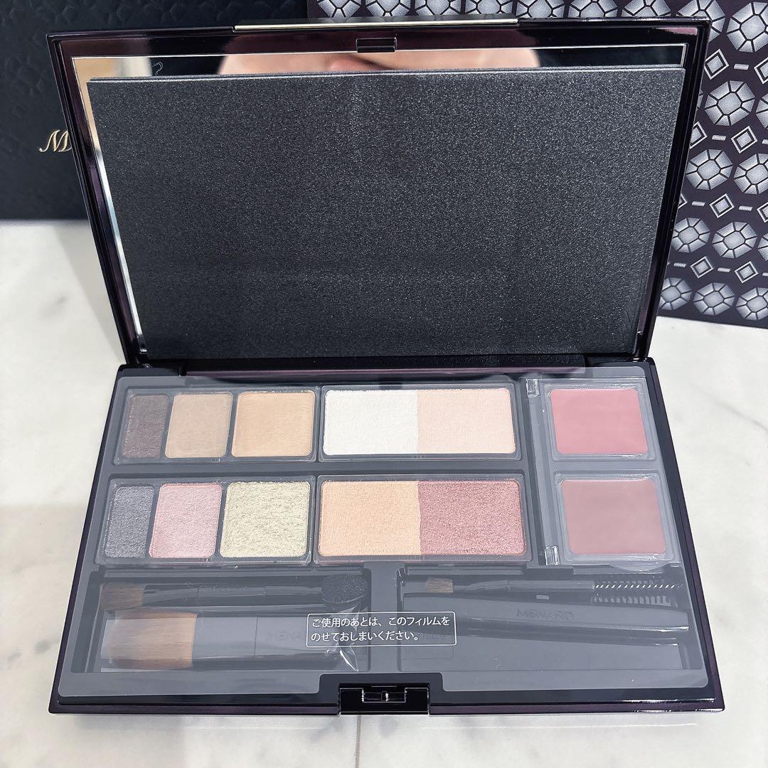 新品未使用　メナード メイクチュール　パレット コスメ　アイシャドウ　コフレ