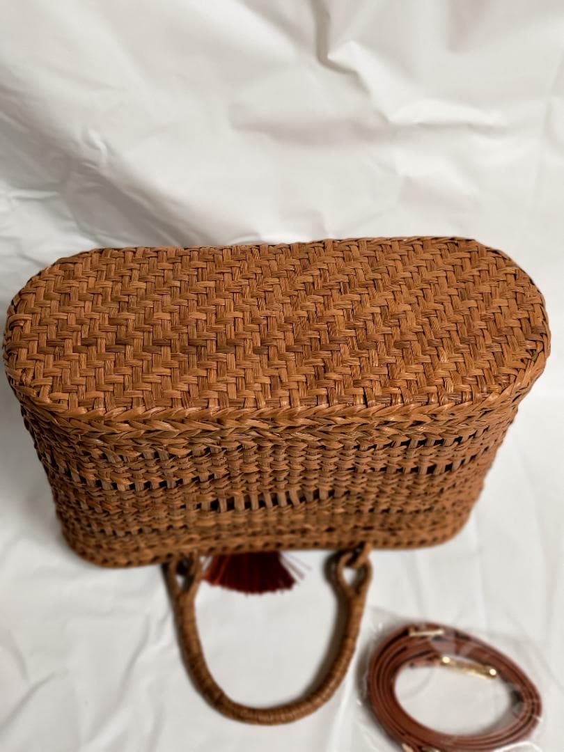 山葡萄かごバッグ 透かし波編み　手作り①