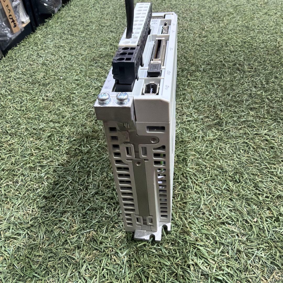 YASKAWA SGDXS-1R6A00A サーボパックドライブ 動作保証