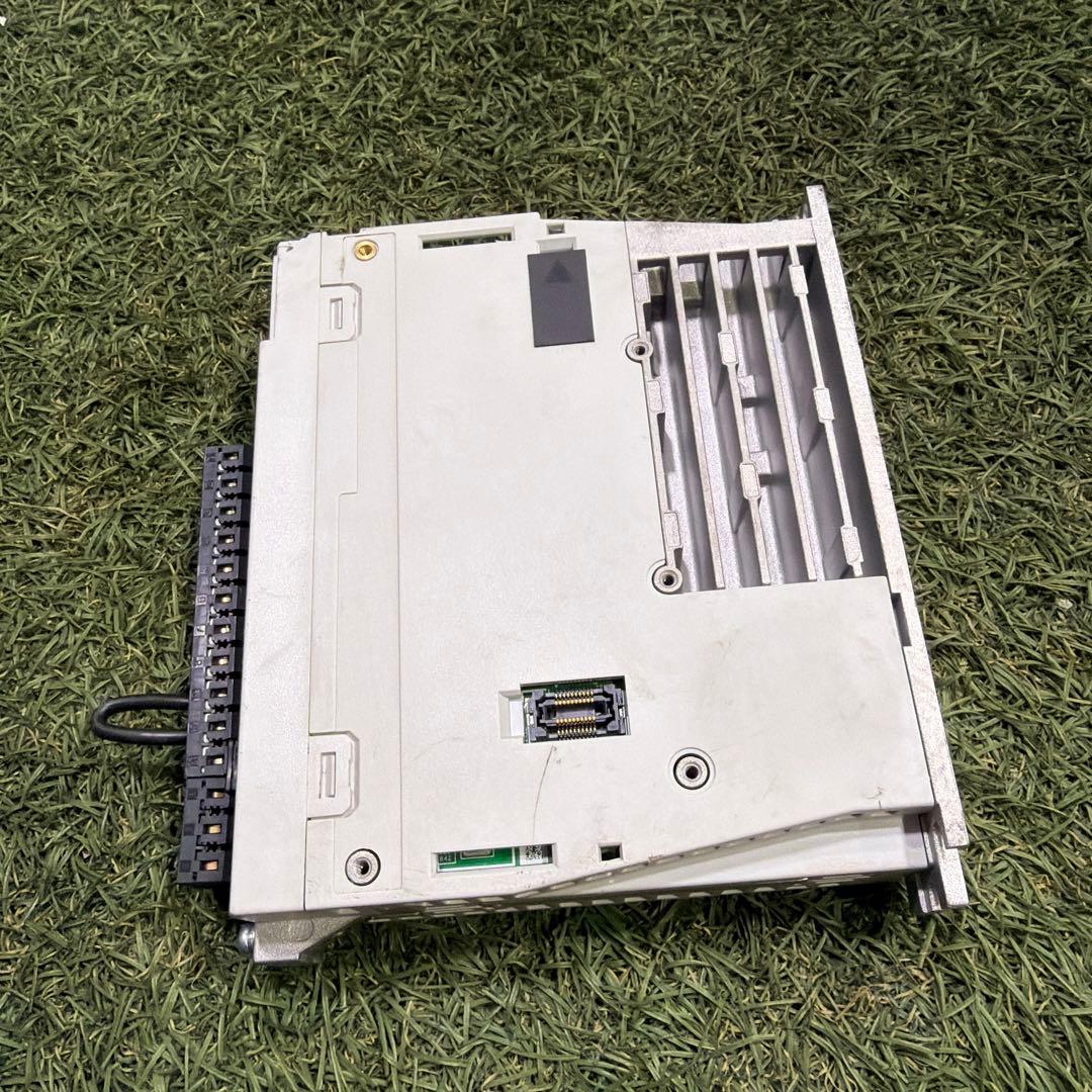 YASKAWA SGDXS-1R6A00A サーボパックドライブ 動作保証