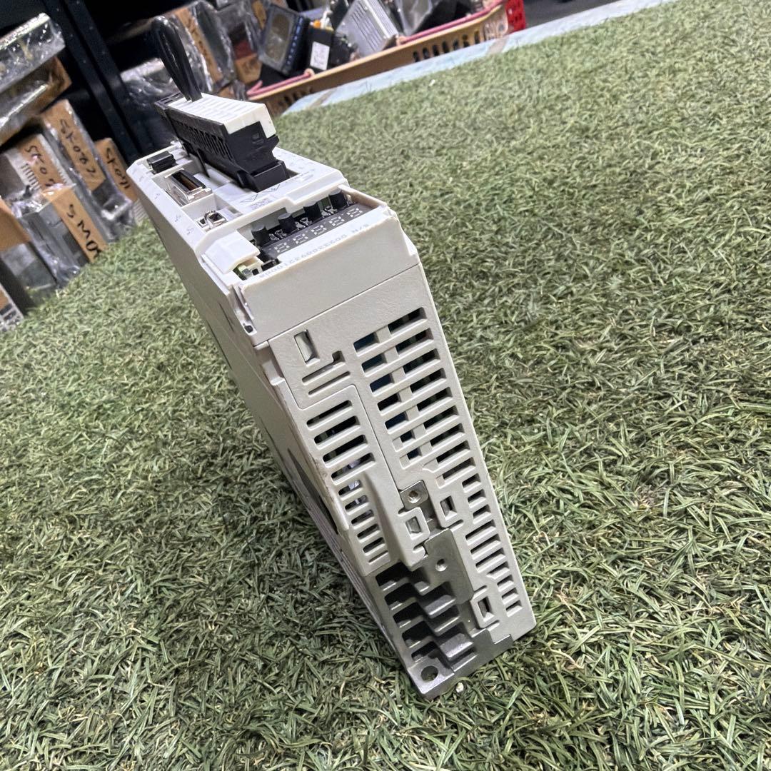 YASKAWA SGDXS-1R6A00A サーボパックドライブ 動作保証