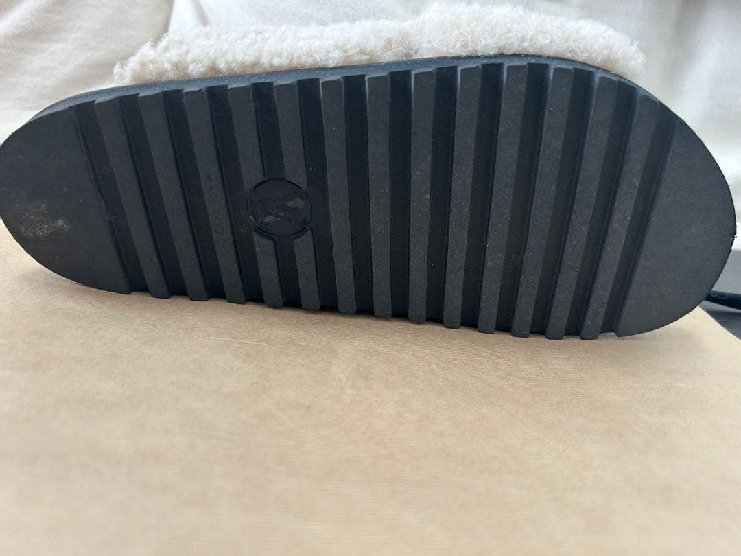 LOUIS VUITTON ルイヴィトン　ロゴ刺繍サンダル　秋冬用　36.5