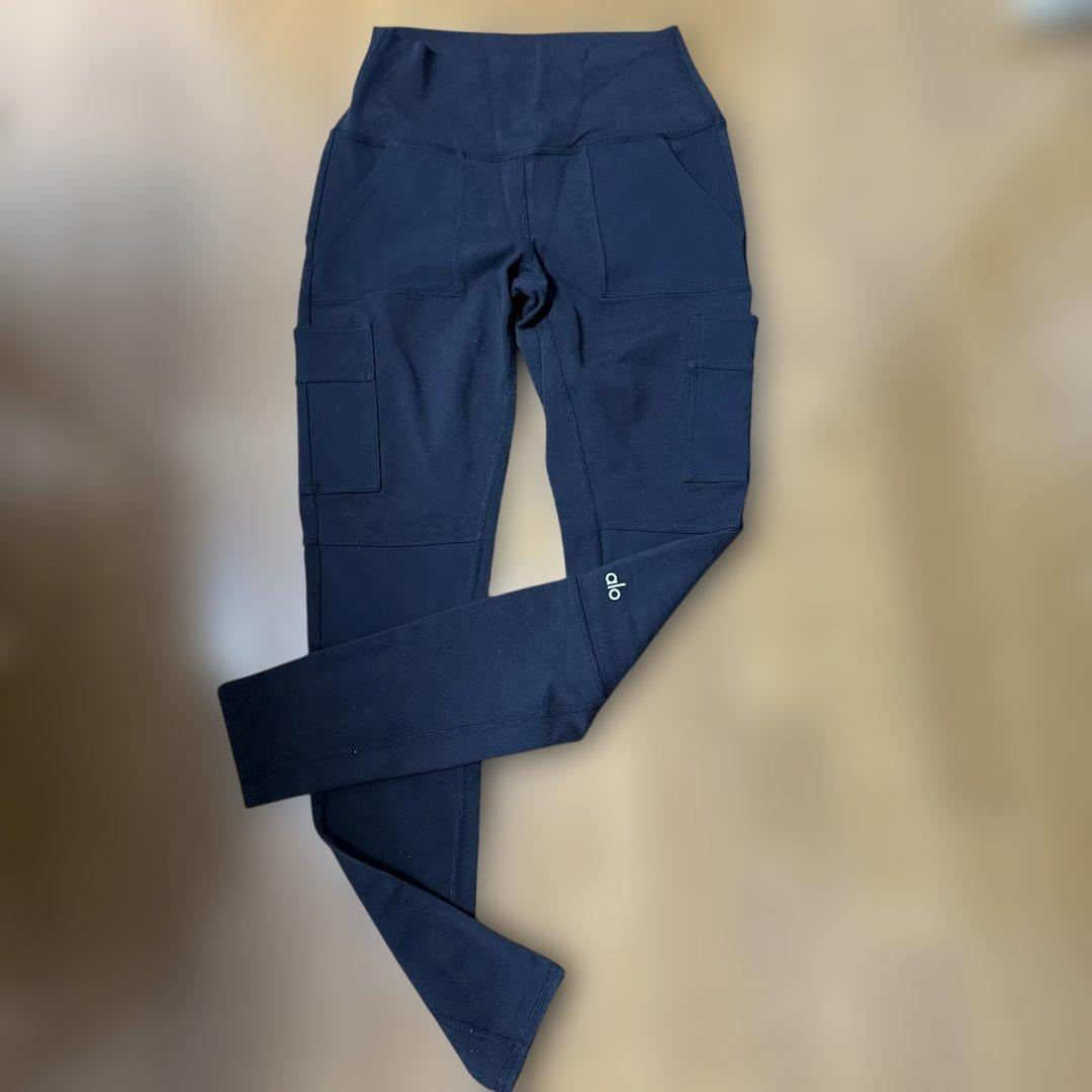 ヨガ・ピラティス Alo yoga The High-Waist Cargo Legging