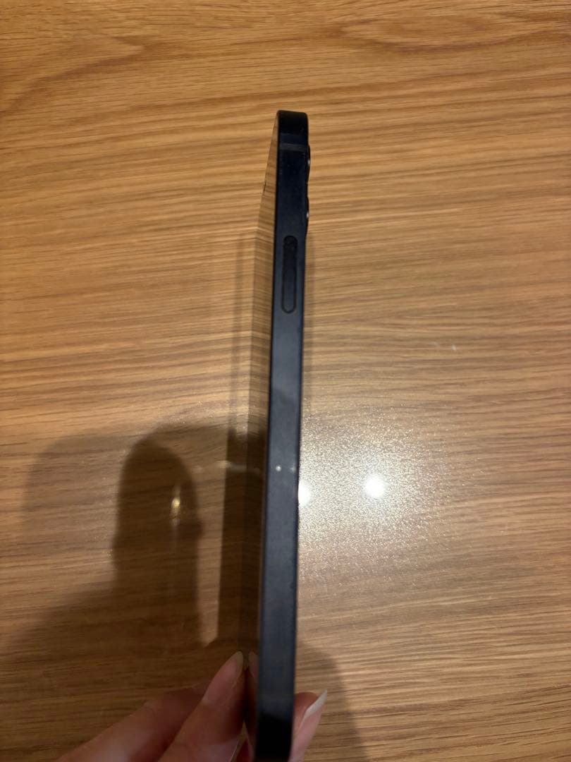 ゆ*ち様 Apple iPhone 12 ブラック 6.1インチ 本体　64G