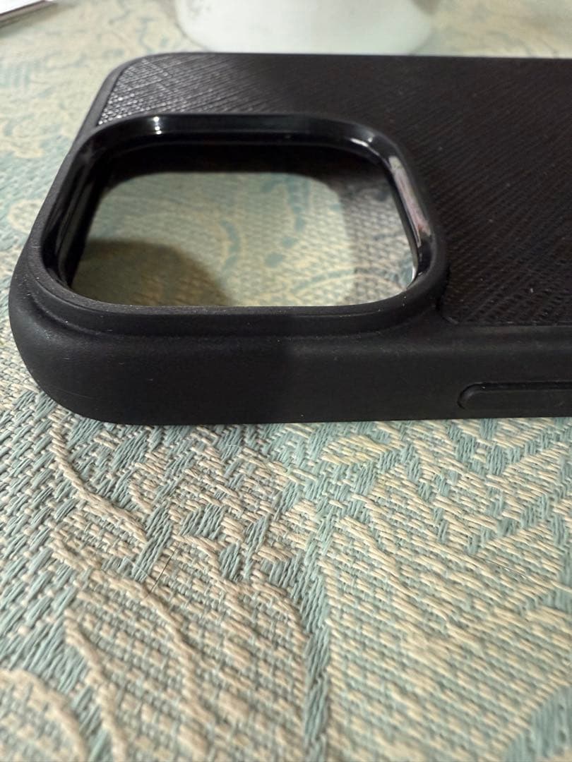 プラダ iPhone16 pro max サフィアーノ レザー スマホ ケース