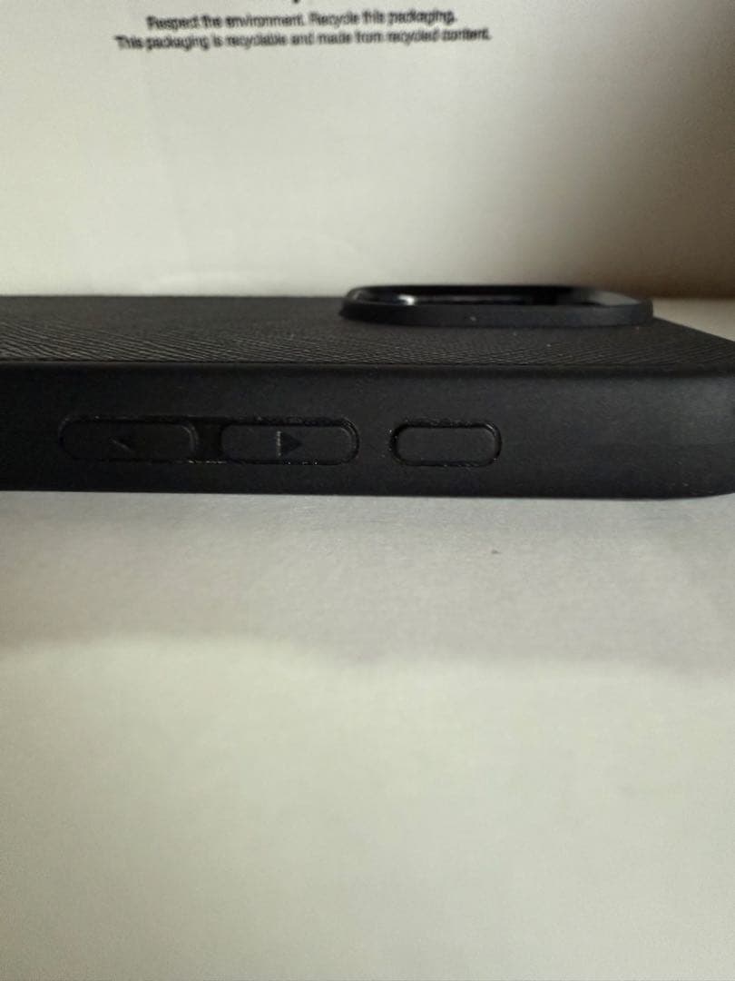 プラダ iPhone16 pro max サフィアーノ レザー スマホ ケース