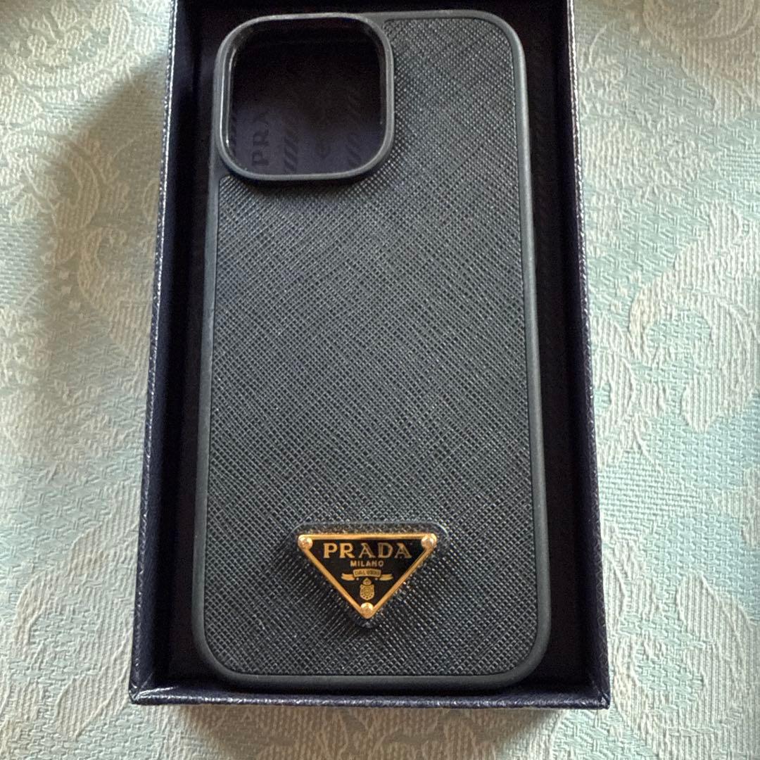 プラダ iPhone16 pro max サフィアーノ レザー スマホ ケース