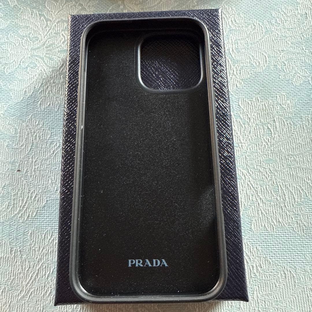 プラダ iPhone16 pro max サフィアーノ レザー スマホ ケース