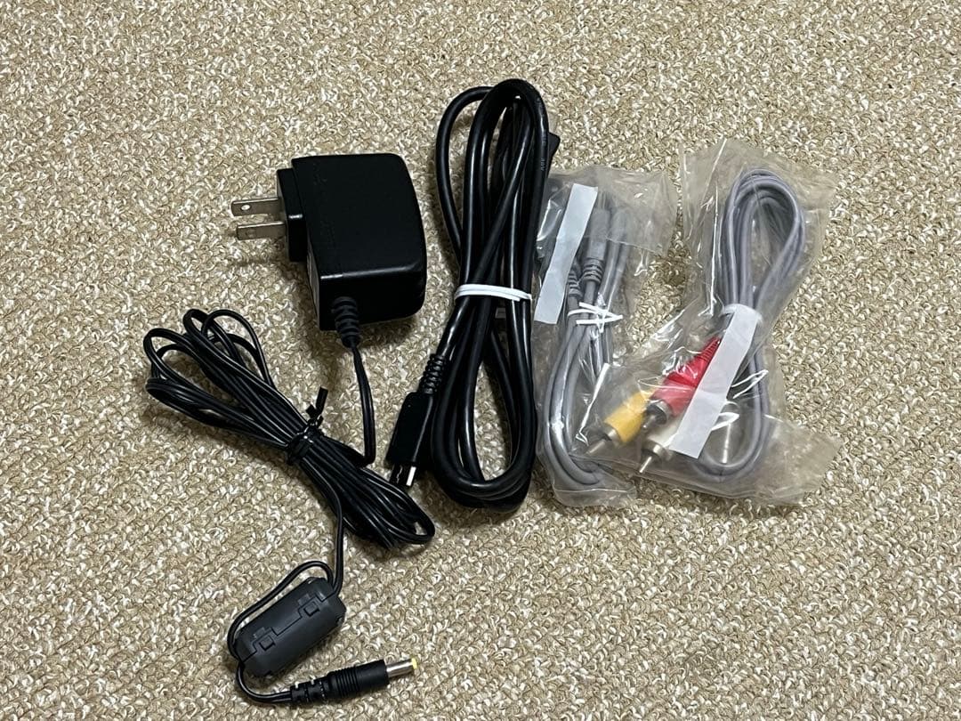 「美品」JVC Everio GZ-E565-w ホワイト ビデオカメラ