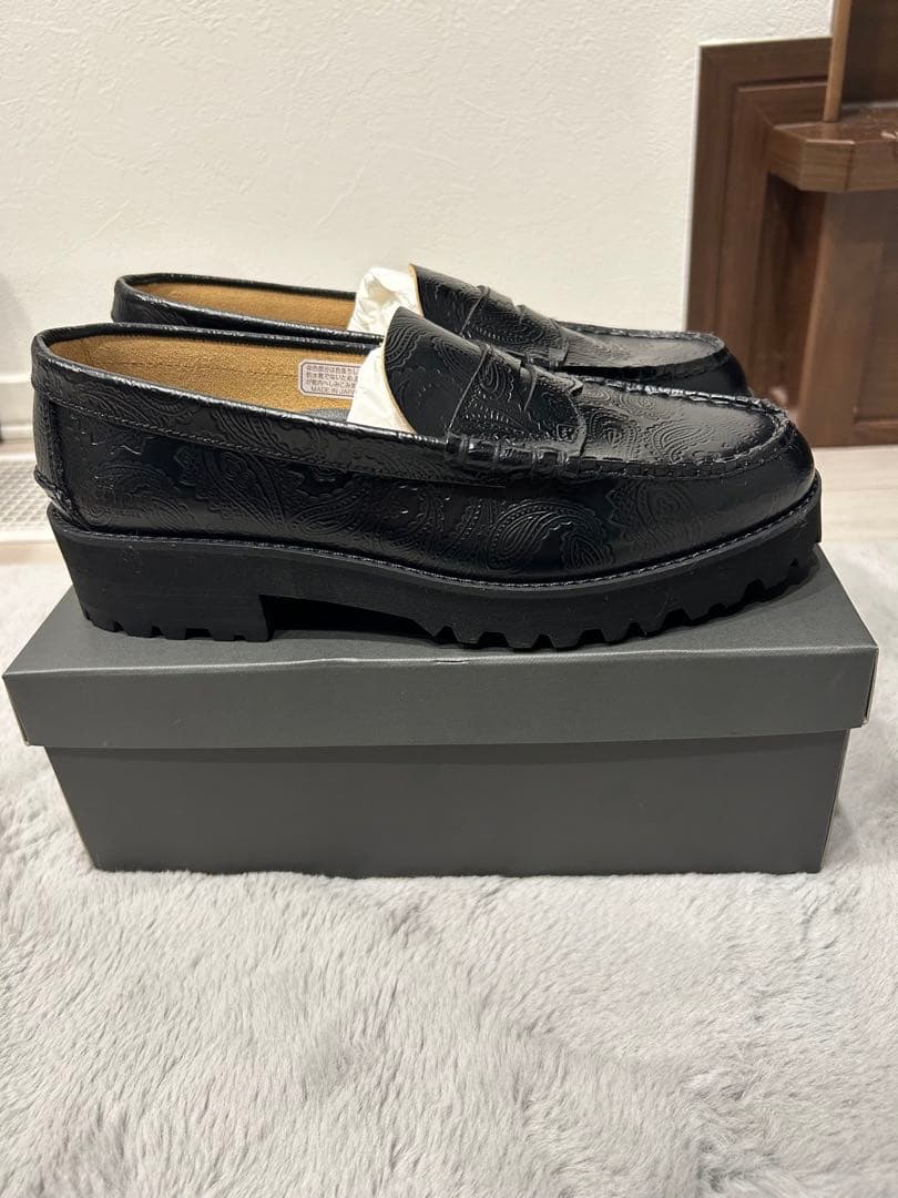 靴 KENFORD TANK SOLE LOAFERS BLACK PAISLEY