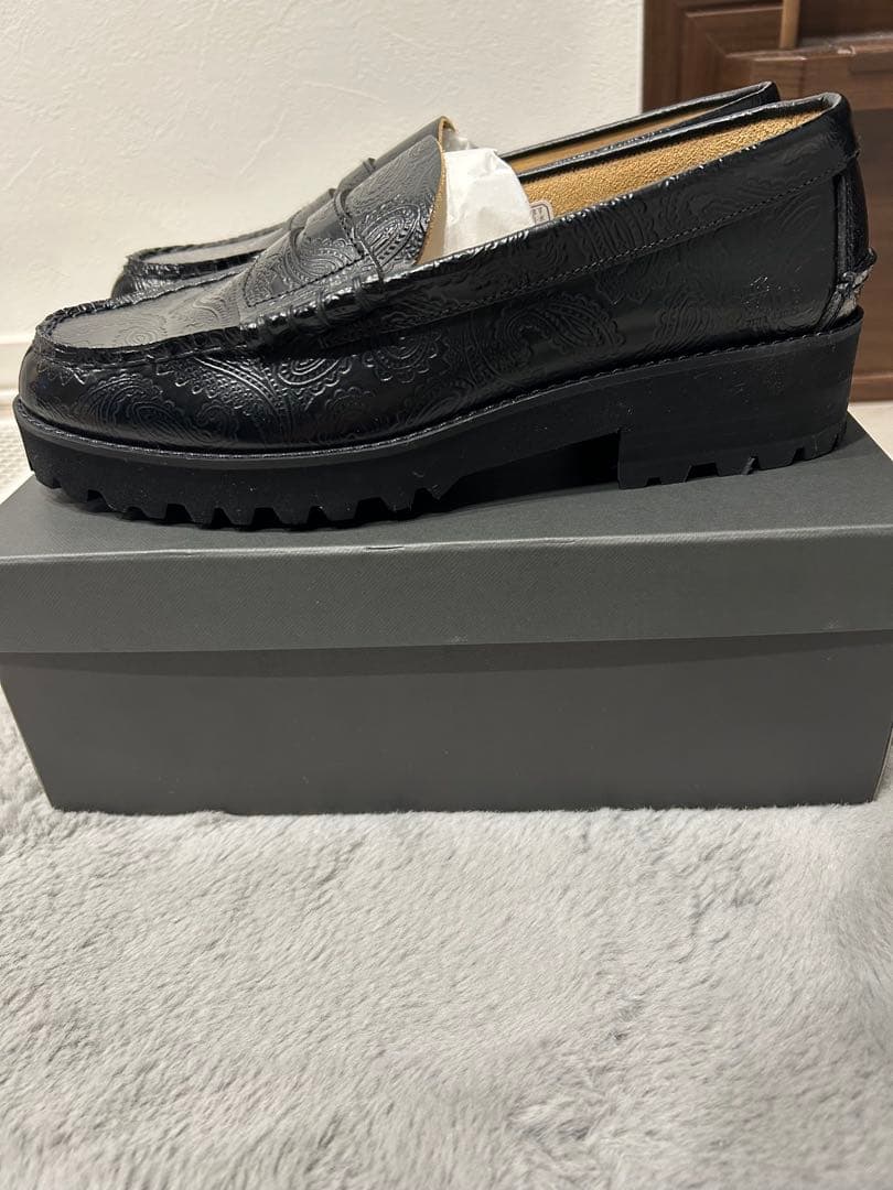 靴 KENFORD TANK SOLE LOAFERS BLACK PAISLEY