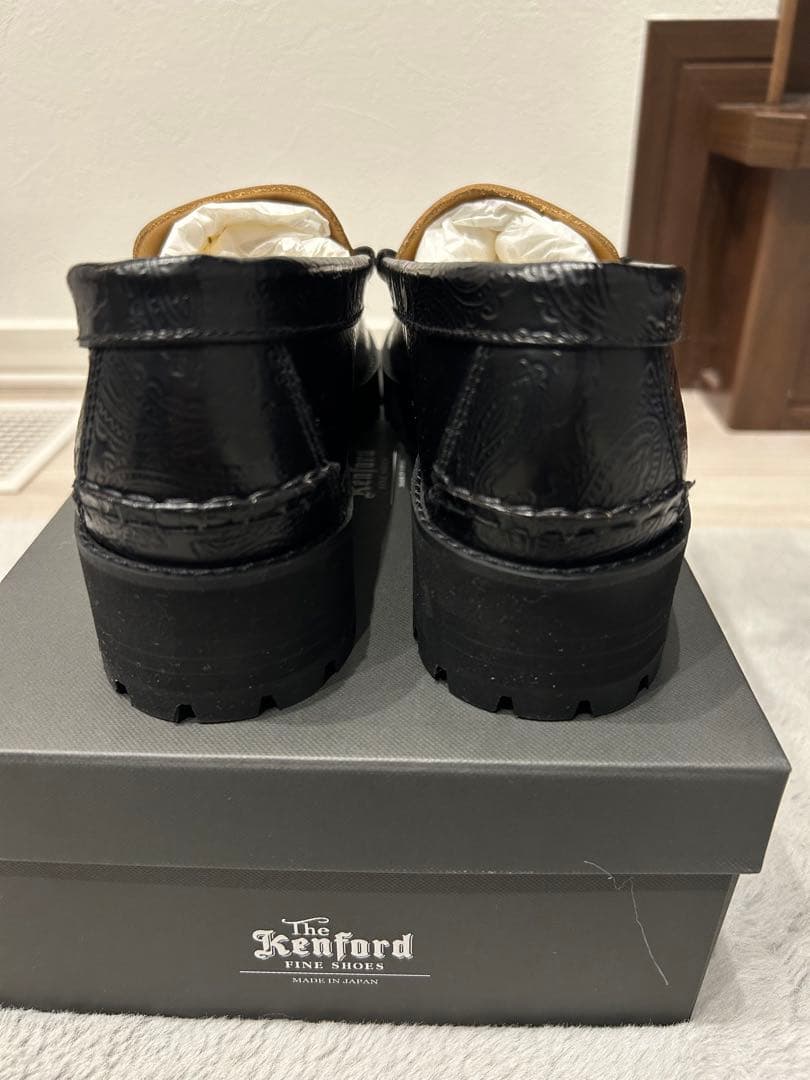 靴 KENFORD TANK SOLE LOAFERS BLACK PAISLEY