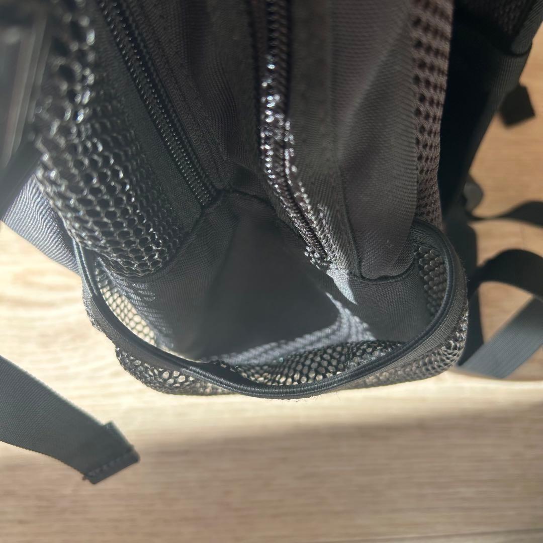 【1ヶ所裂けあり】Supreme メッシュバックパック ブラック