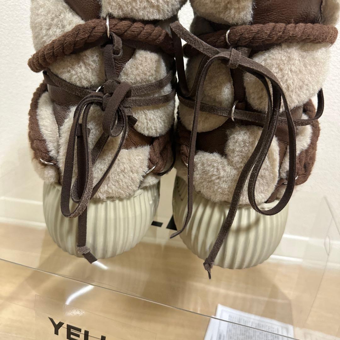 YELLO ブーツ　ベージュ/ブラウン レースアップ ムートンブーツ