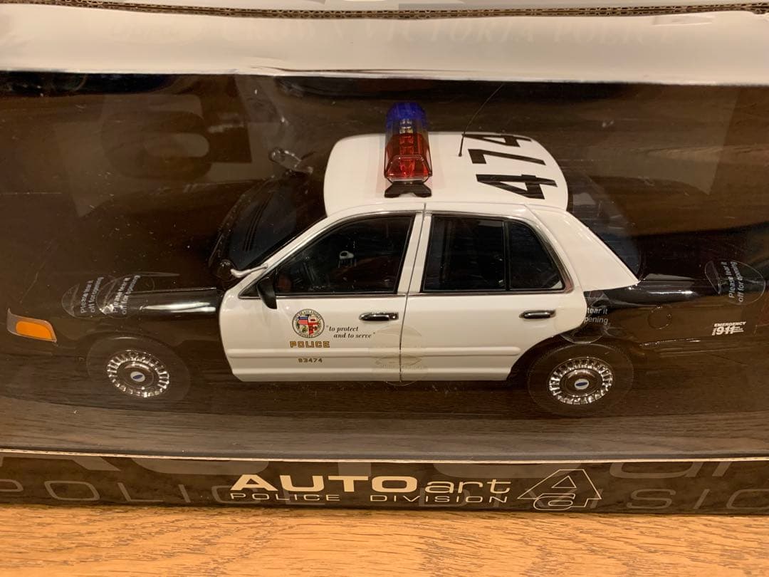 【絶版】オートアート 1/18 クラウンビクトリア　LAPD ロサンゼルス市警