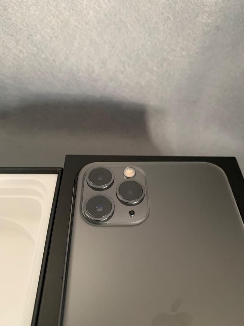 超美品　国内版　SIMフリー　iPhone11 Pro 256GB