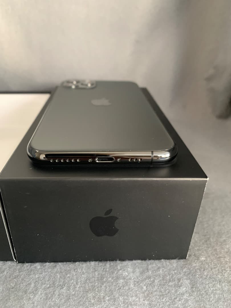 超美品　国内版　SIMフリー　iPhone11 Pro 256GB