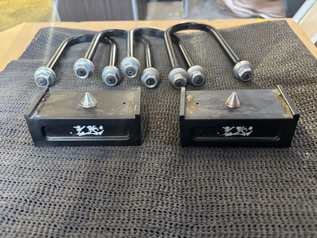 玄武　ハイエース200系ダウンブロックキット1.5インチ/-37.5ミリ