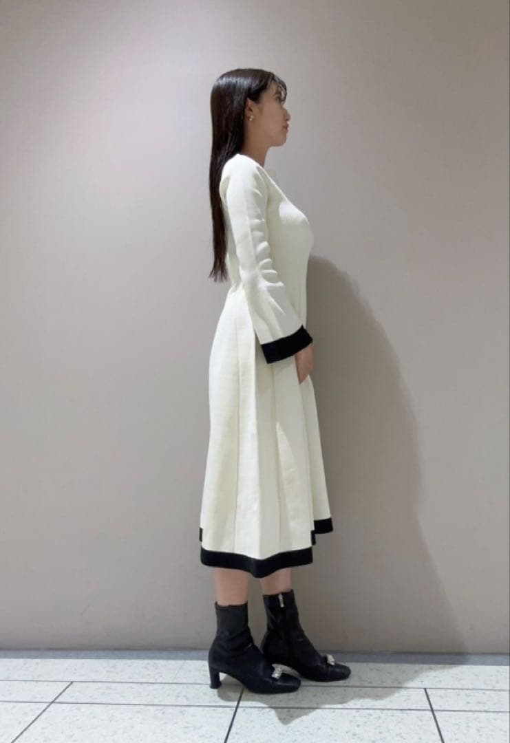 【新品未使用】CELFORD♪ベルスリーブホールガーメントワンピース GRY