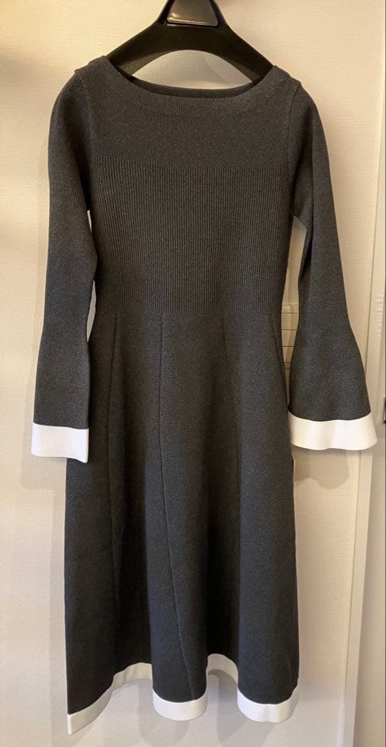 【新品未使用】CELFORD♪ベルスリーブホールガーメントワンピース GRY