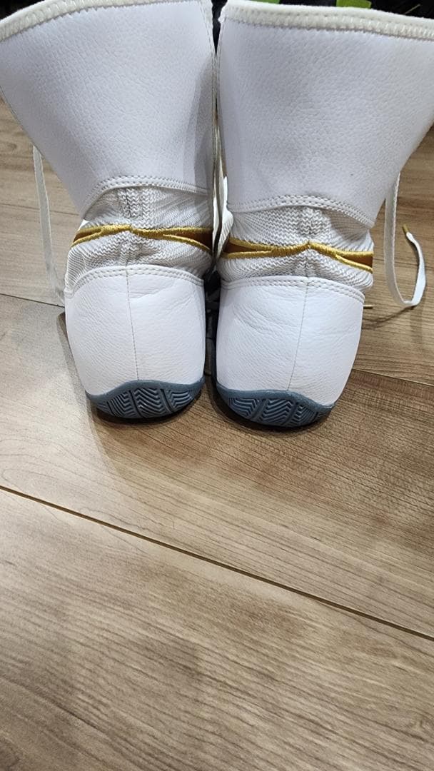 マチョマイ Nike 【ホワイト/ゴールド】27.5㎝