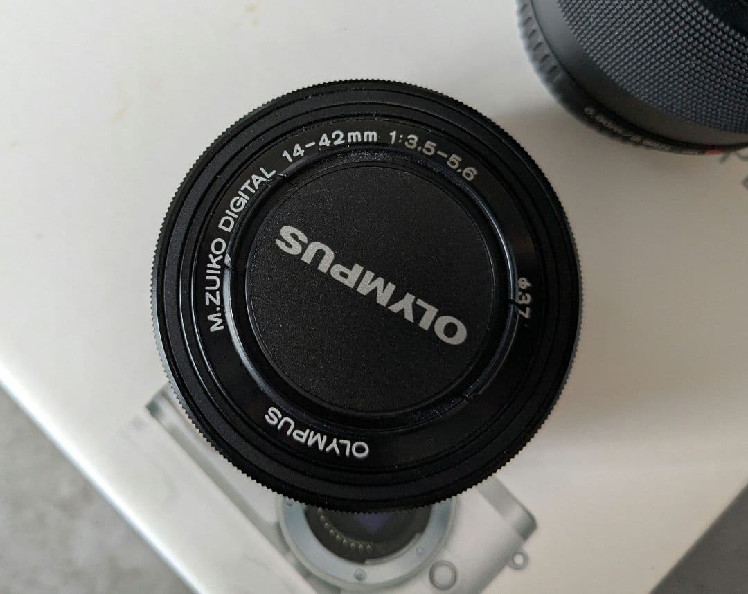 Olympus E-PL10 ミラーレス一眼 本体とレンズ2本、SDカード付き