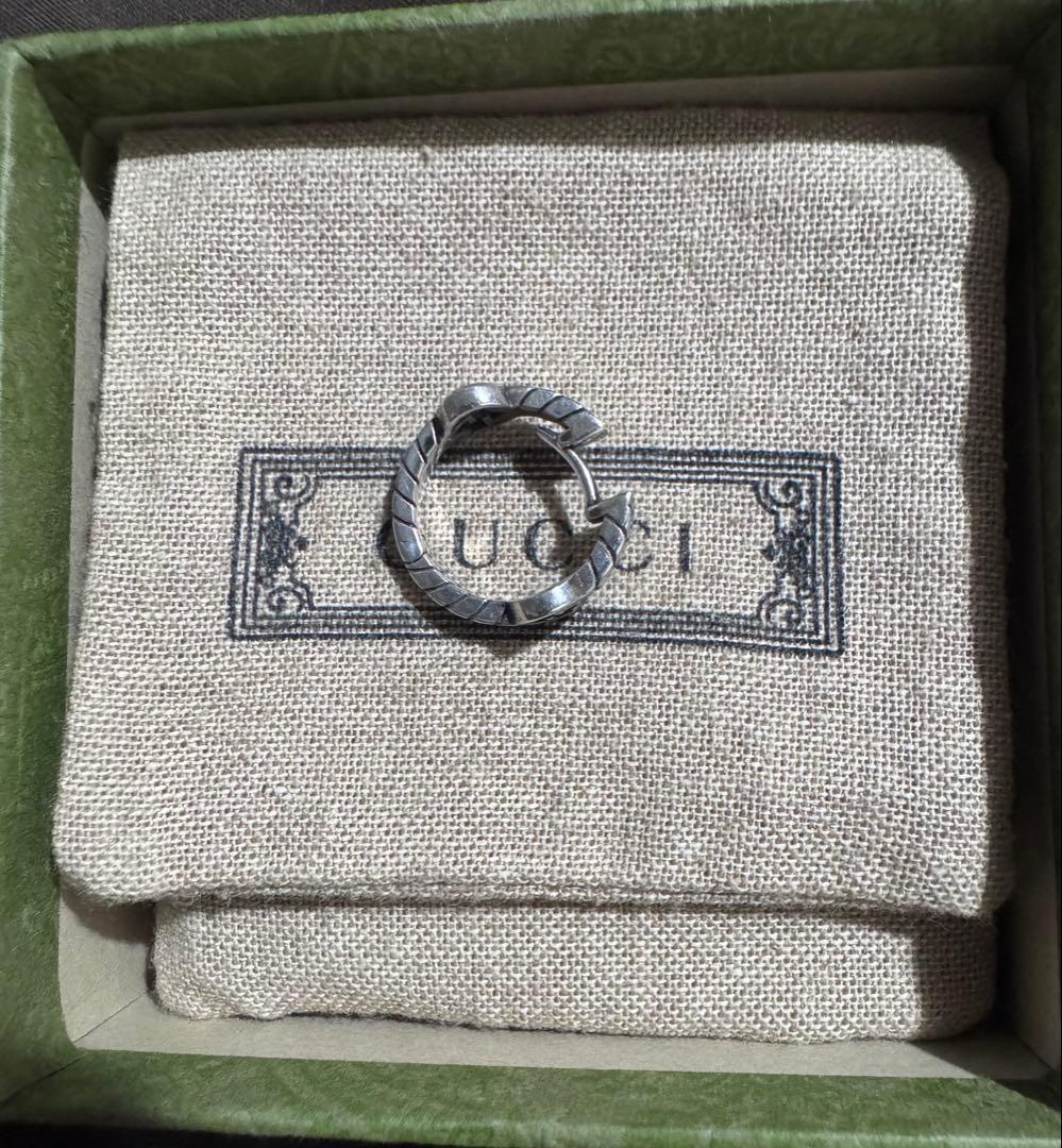 GUCCI インターロッキングG シルバー フープピアス(片耳)