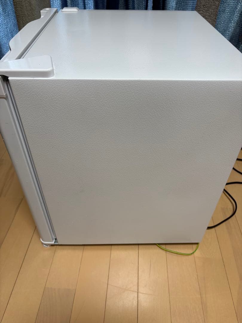 MAXZEN 2022年製 小型冷蔵庫　JR046ML01WH
