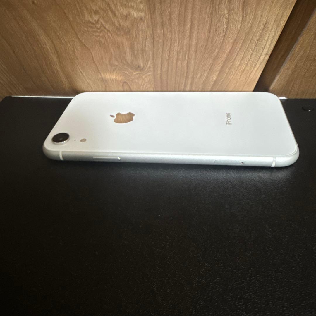 iPhone XR 64GB SIMフリー ホワイト 本体のみ