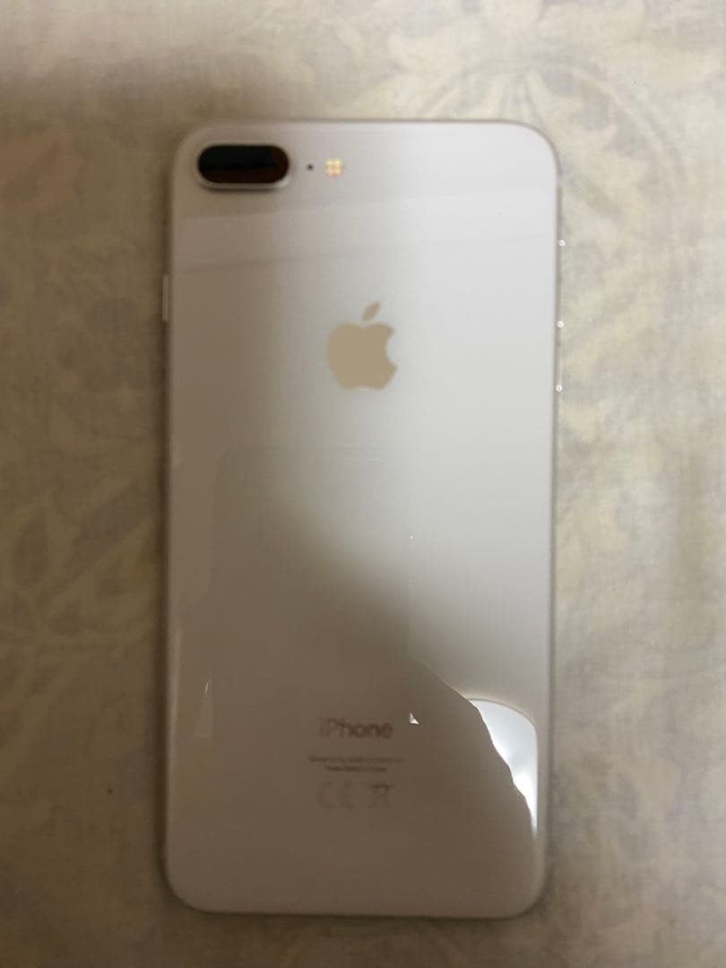 iPhone 8 plus 64GB SIMフリー ドバイ正規店モデル