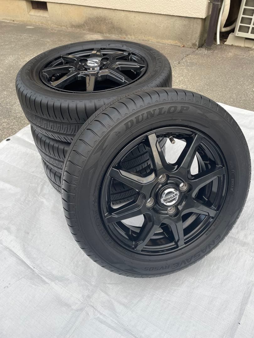 美品深溝23年 ダンロップ155/65R13 ［タイヤホイールセット］黒ホイール