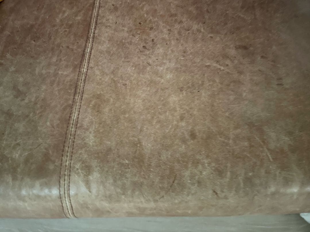 アデペシュ　３人掛けレザーソファ