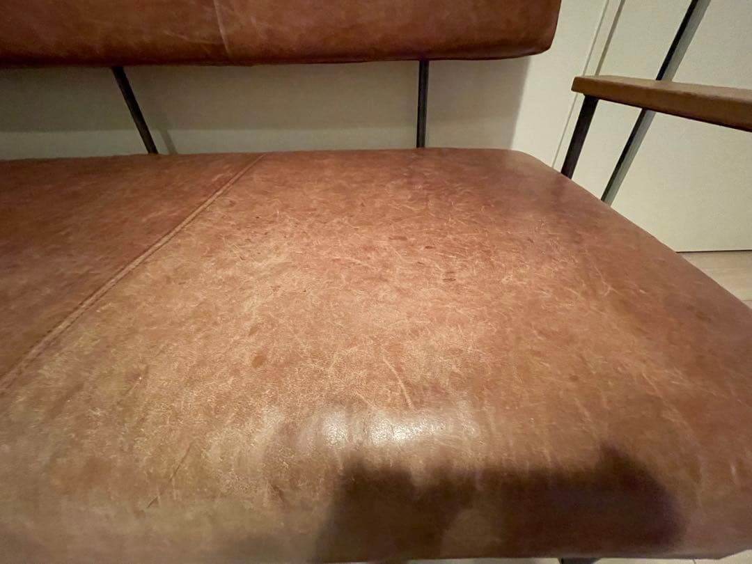 アデペシュ　３人掛けレザーソファ