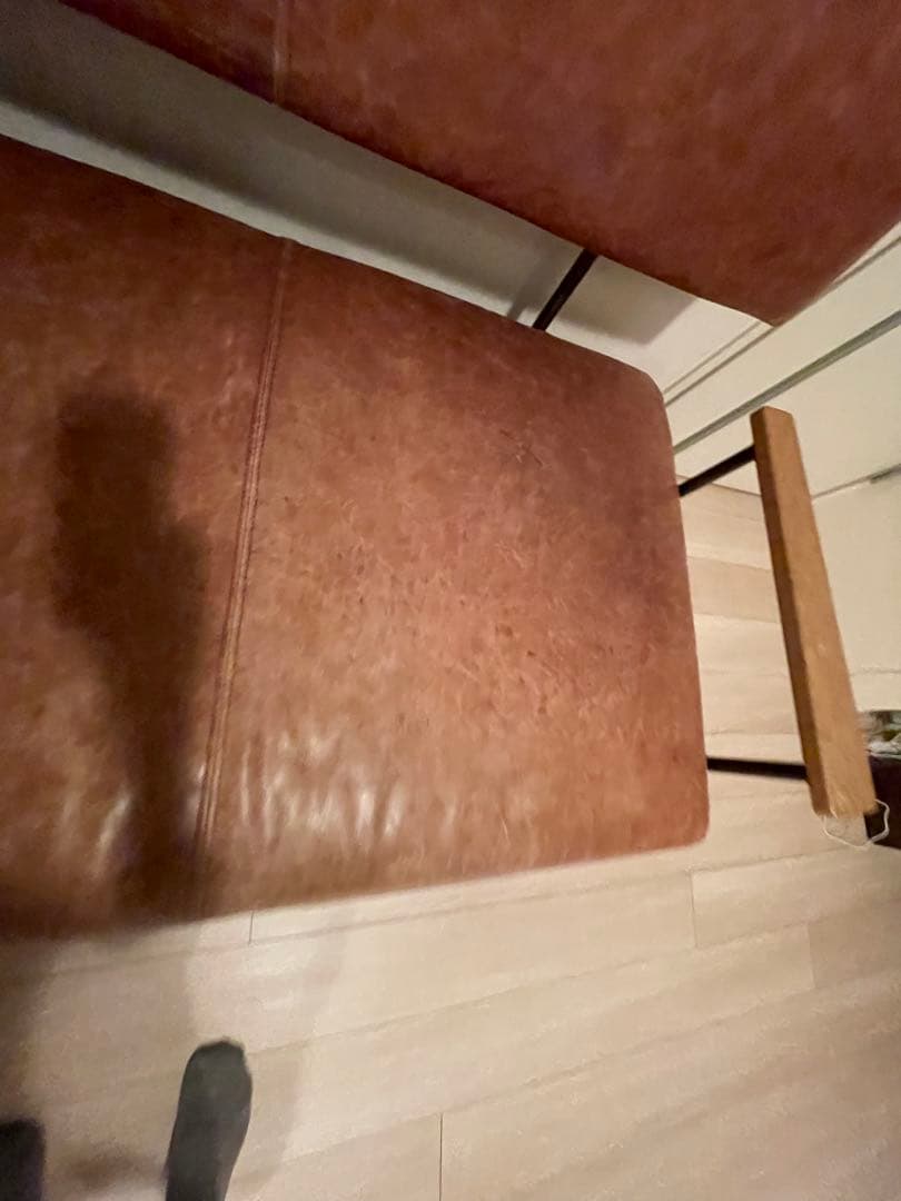 アデペシュ　３人掛けレザーソファ