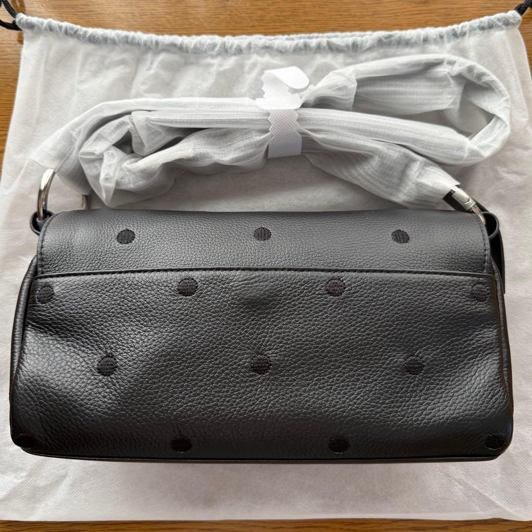 BEARDSLEYビアズリー　ドットボディバッグ　ブラック