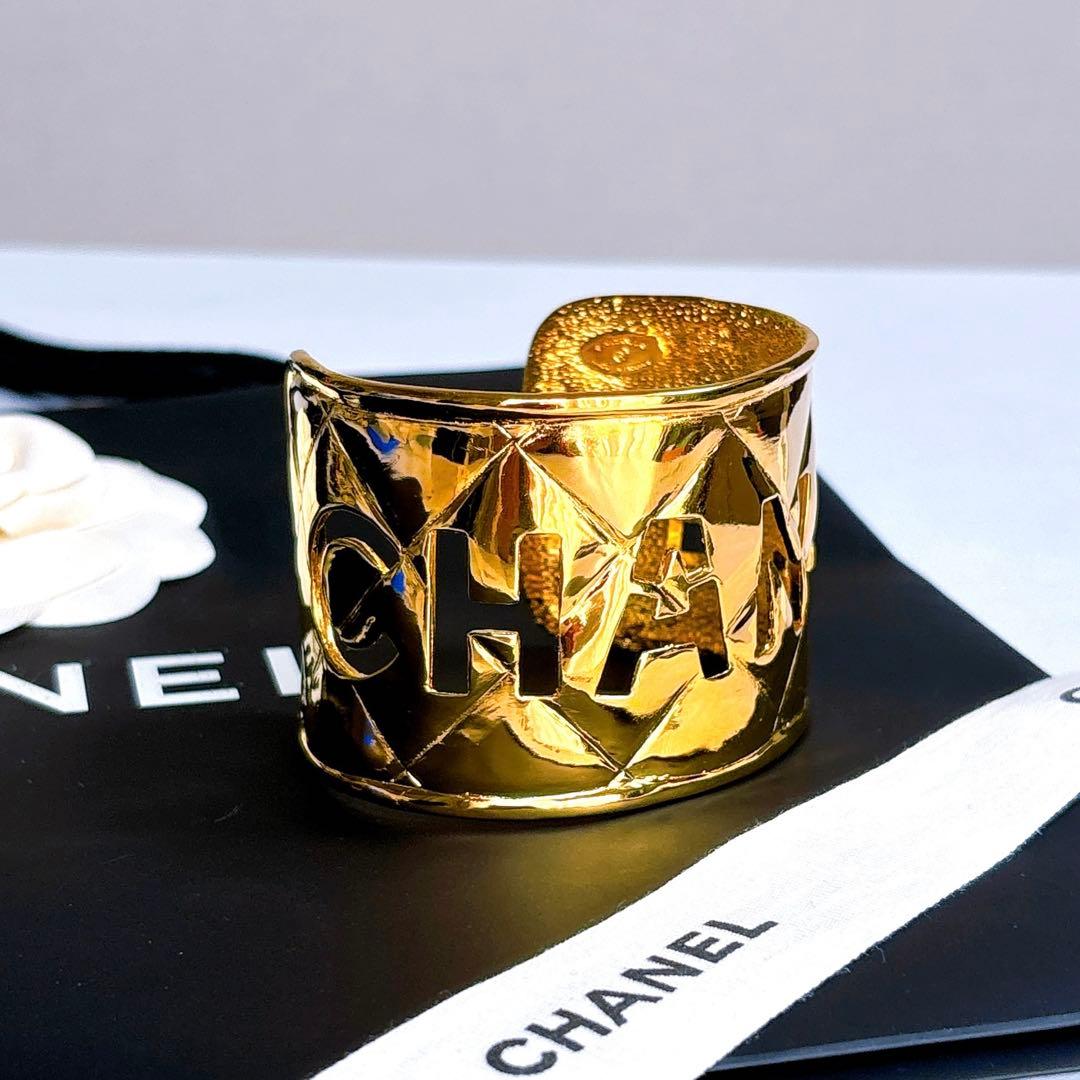 【美品】シャネル　ヴィンテージ　マトラッセ　キルティング　ブレスレット　バングル