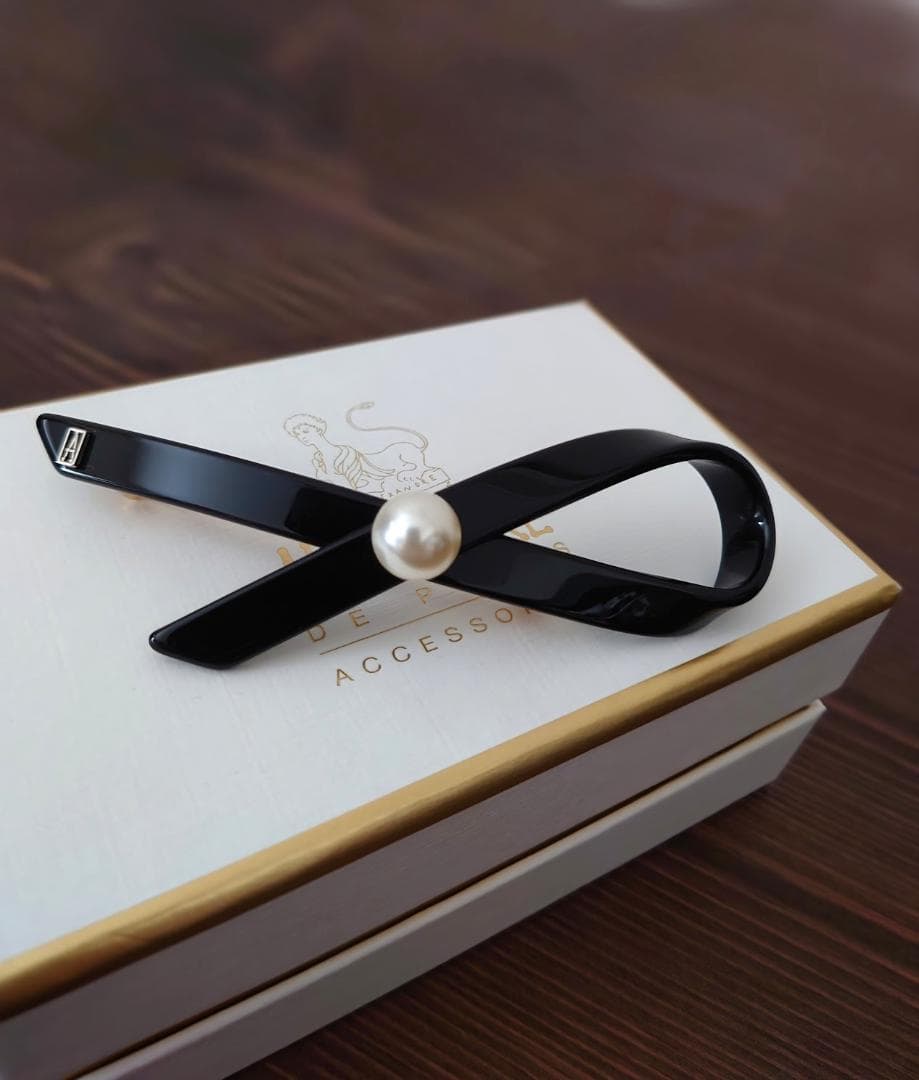 アレクサンドルドゥパリ パールリボンバレッタ 黒 TIMELESS