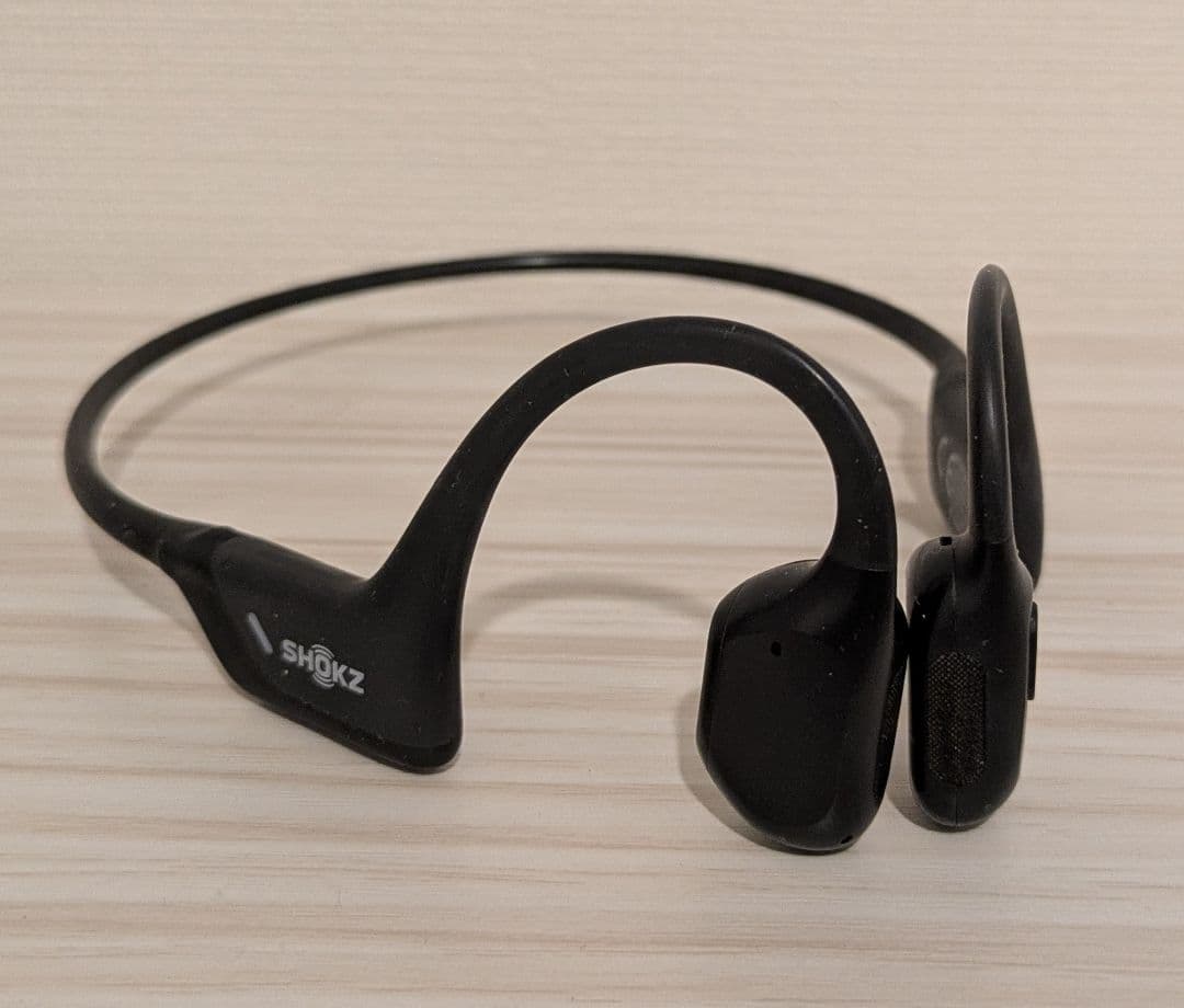 SHOKZ OpenRun Pro ブラック 充電コード、収納ケース付き