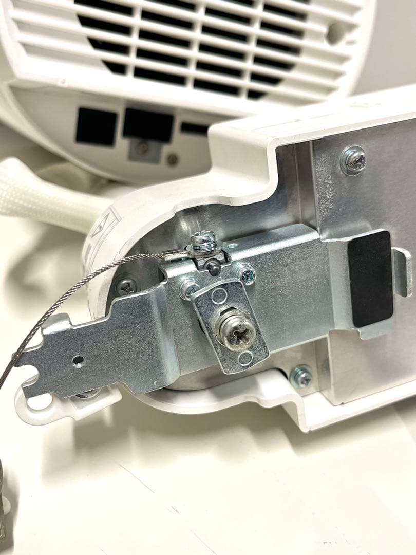 Panasonic NTN91000W プロジェクター本体①