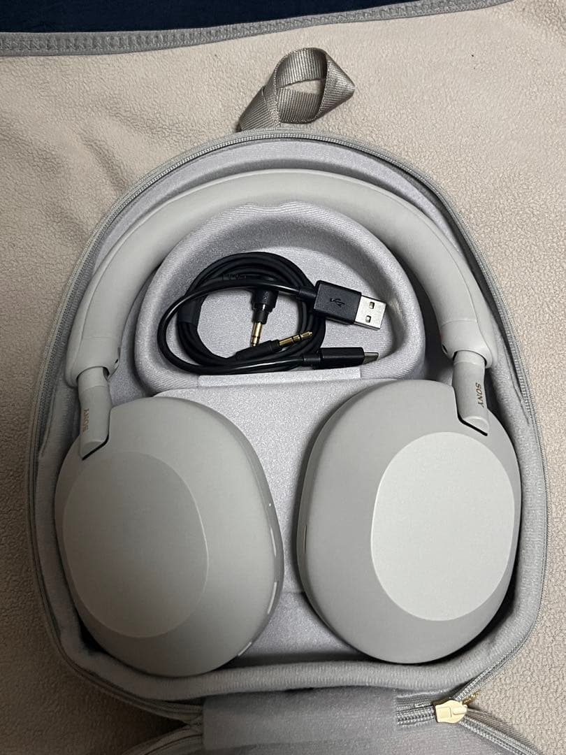 SONY WH-1000XM5 ワイヤレスヘッドホン ホワイト 美品 ケース付き