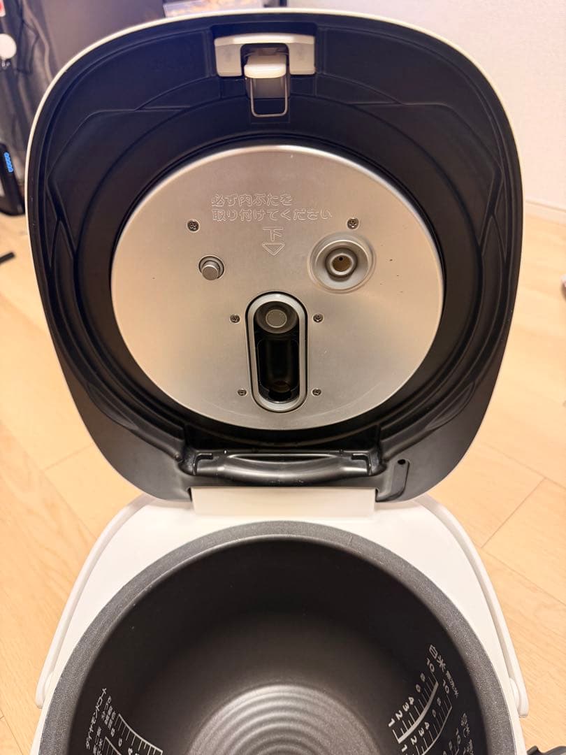 TOSHIBA IH炊飯器 RC-１８VRP ホワイト【中古】