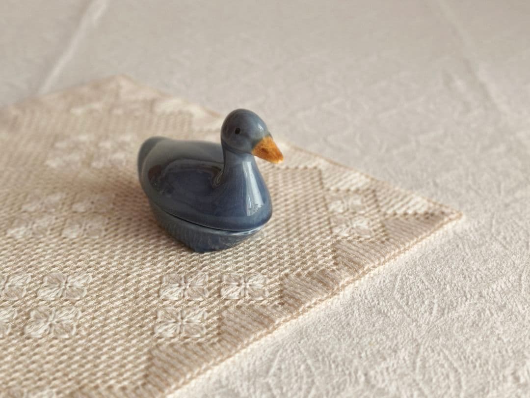 * vintage pot ୨୧ * 蒼い鳥の mini テリーヌポット