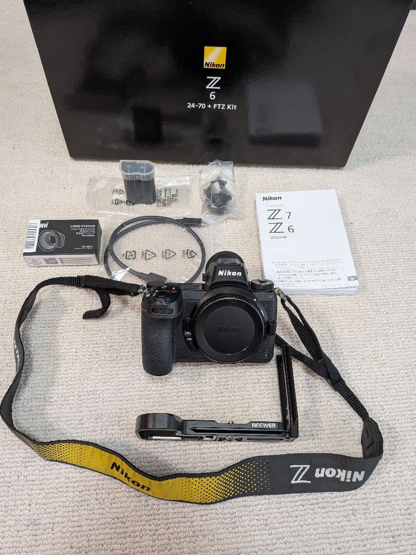 Nikon Z 6　ボディ　アクセサリー付き