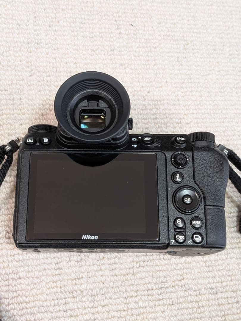 Nikon Z 6　ボディ　アクセサリー付き