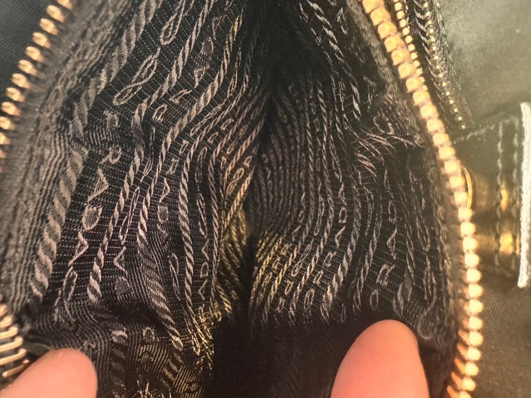 PRADA ナイロンバッグ 黒