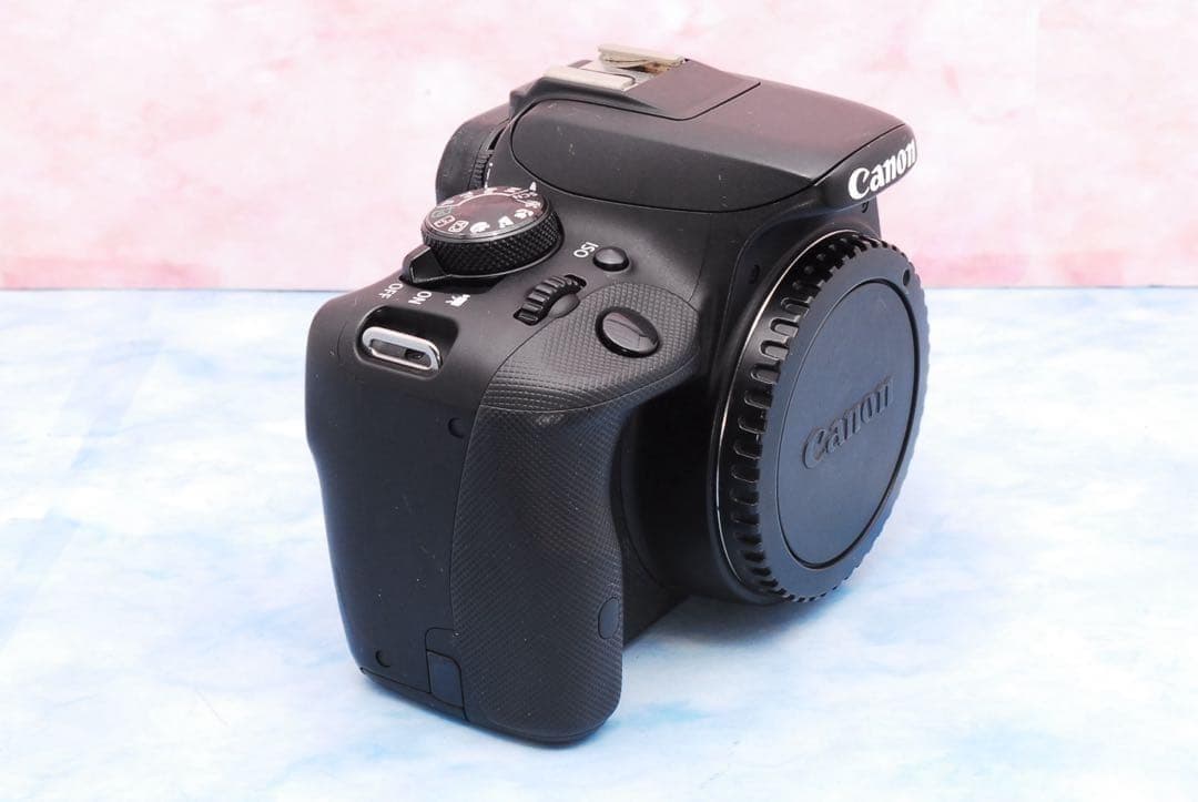 キャノン Kiss X7★バッグ＆ミニ三脚★一眼レフカメラ★軽量＆扱いやすい