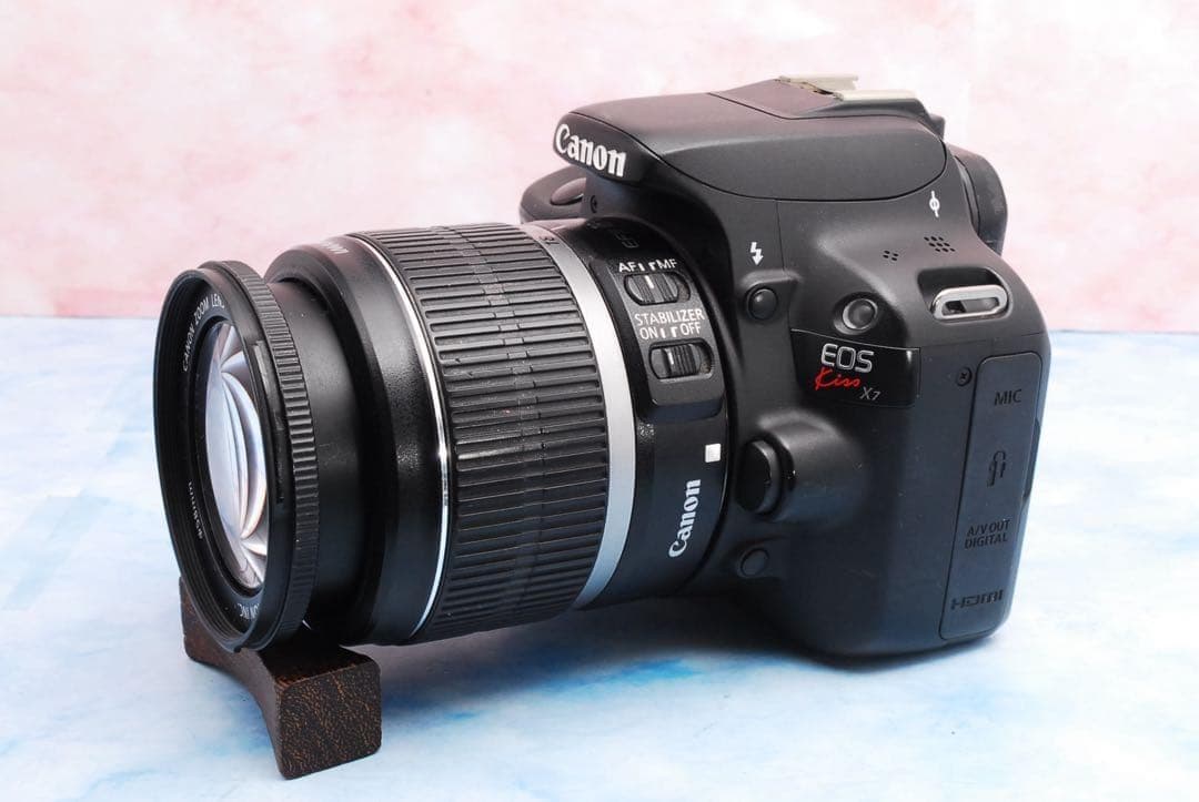 キャノン Kiss X7★バッグ＆ミニ三脚★一眼レフカメラ★軽量＆扱いやすい