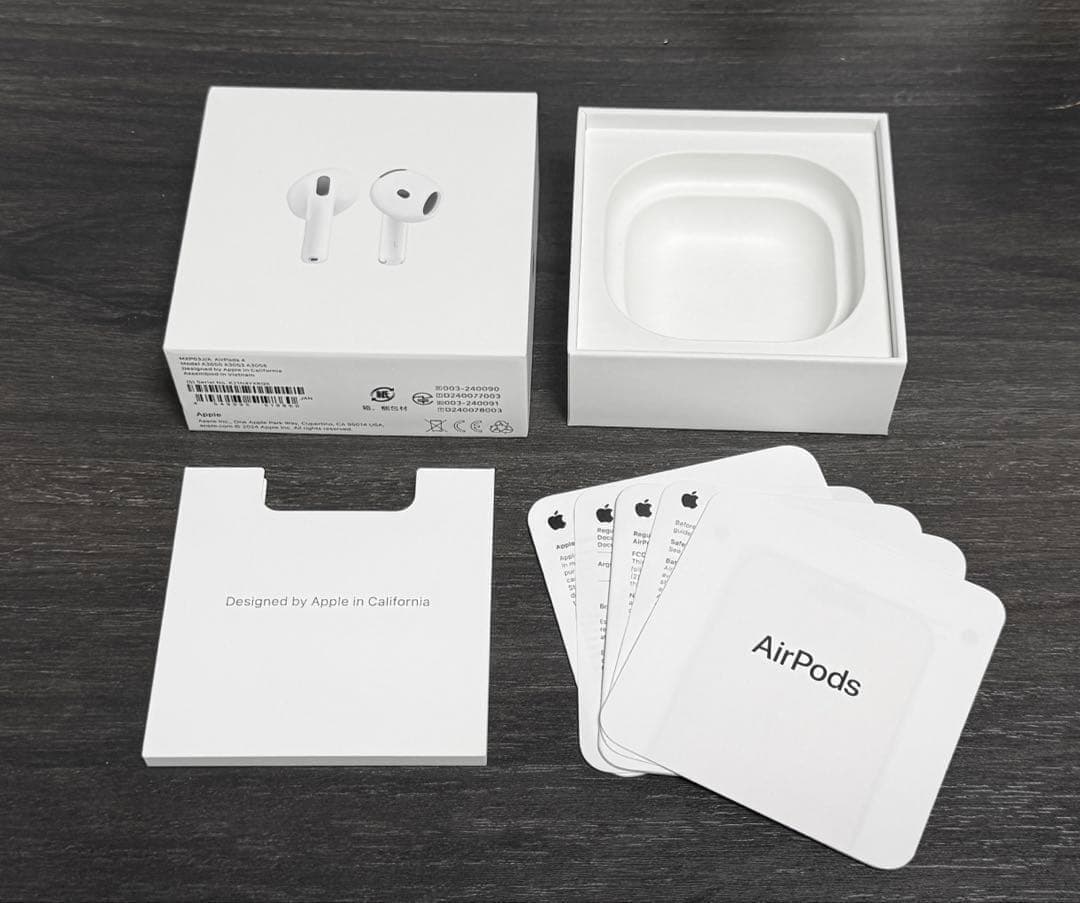 Apple保証付き　2025年11月購入品　AirPods 4 MXP63J/A