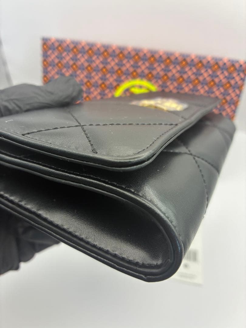 トリーバーチ Tory Burch 未使用 長財布 キラ ダイヤモンドキルト